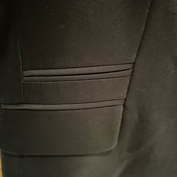 28. WOMENS CHICO’S 2/L DETAIL JACKET - Picture 6 of 7